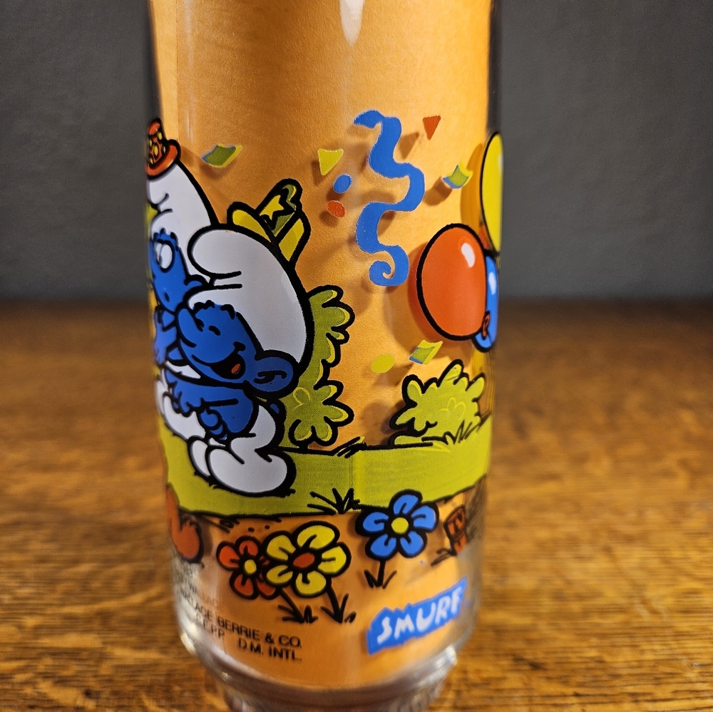 Clumsy Smurf Glass 1983 - Picture 6 of 9